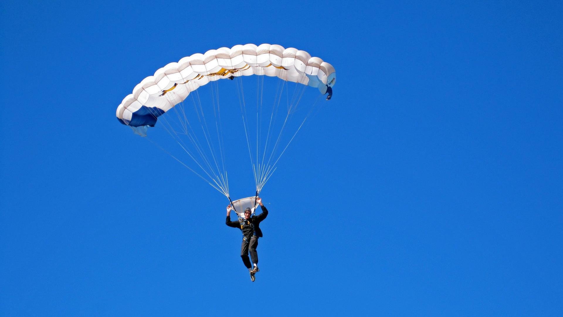 开云娱乐官网-中国篮球为何难以形成全民参与热潮，为什么篮球在中国这么受欢迎